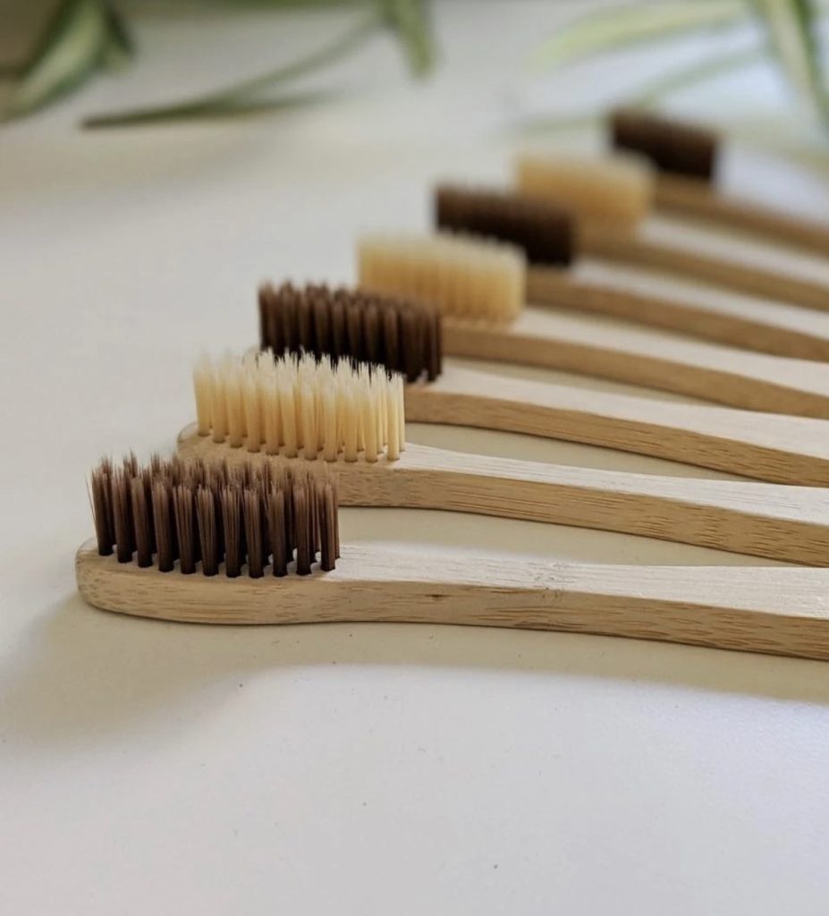 Cepillo dental de bambú con cerdas suaves sin BPA